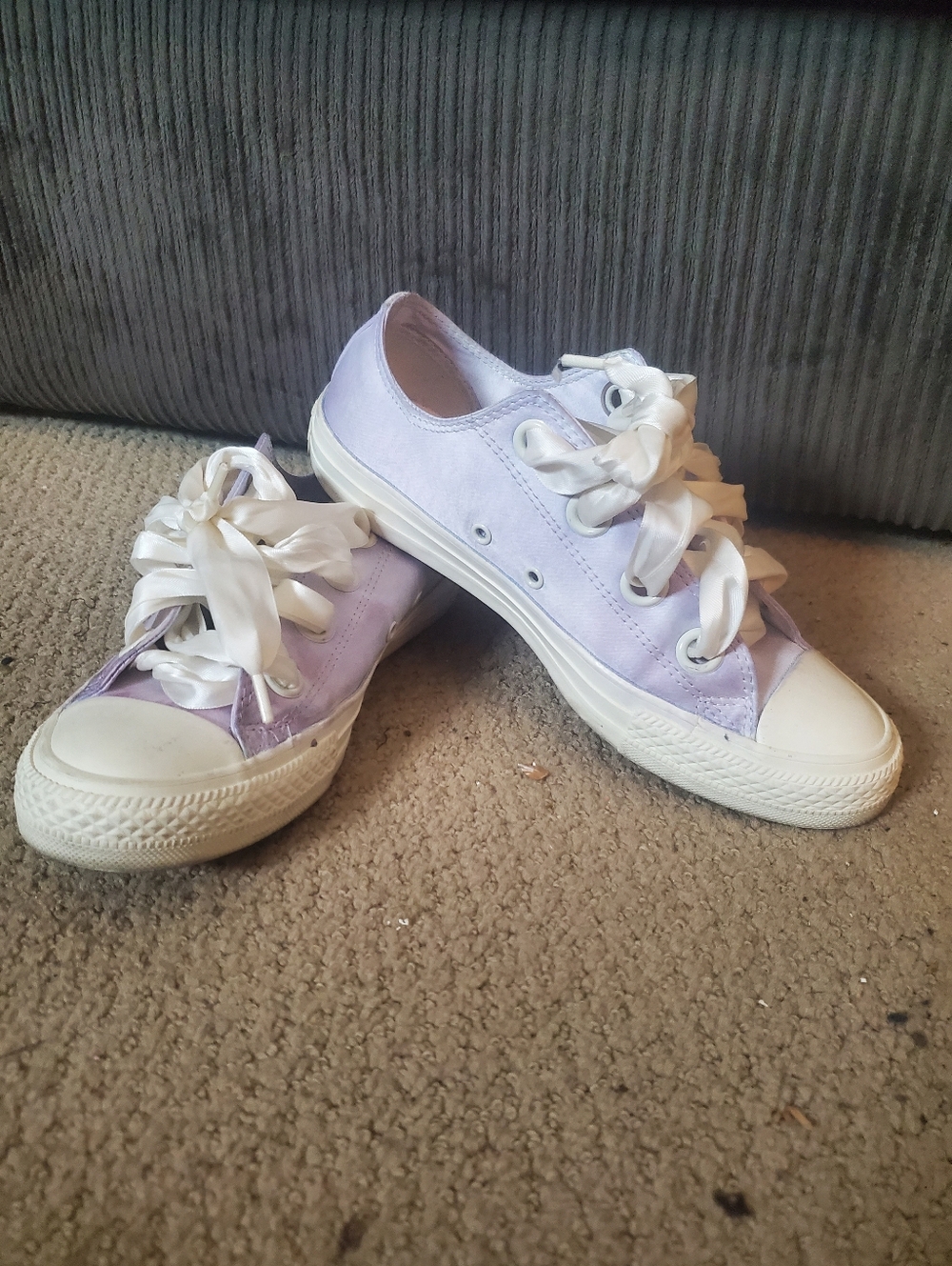 Converse Big Eyelet Low Top Lavender Satin Sz 8